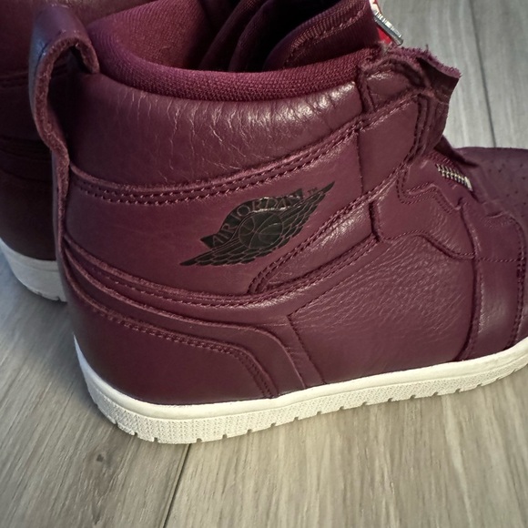 Women’s Jordan 1 Retro High Zip Bordeaux, Size 6 - Picture 2 of 7